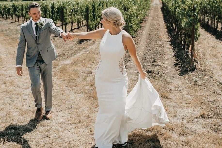 When Should I Start Shopping For My Wedding Dress?. Desktop Image