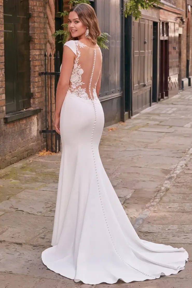 Justin Alexander Adore Sample