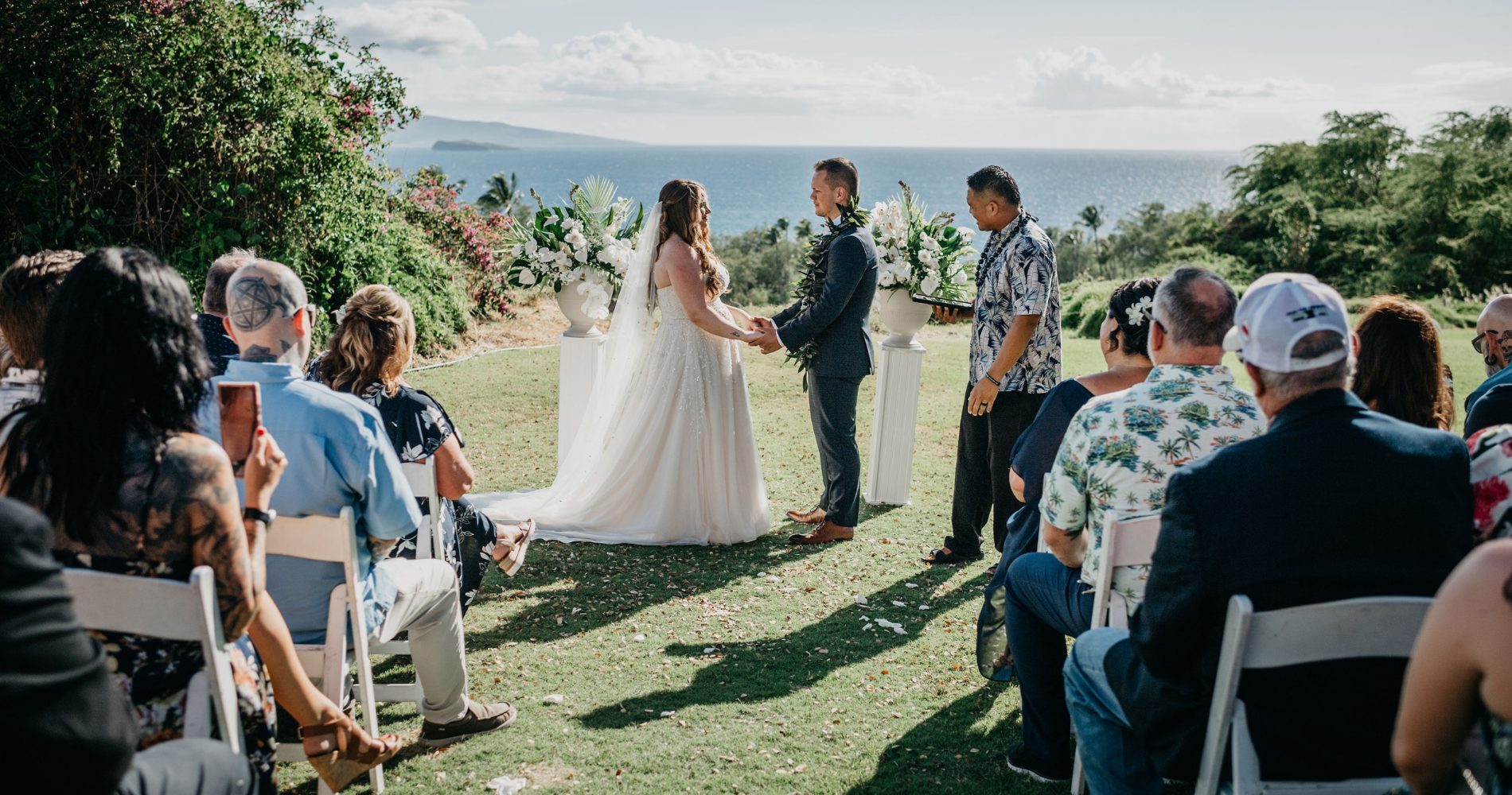Bride and groom wedding ceremony in hawaii