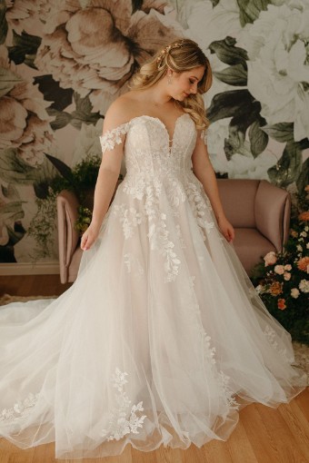 Julia Leigh Style 5718 #0 default thumbnail