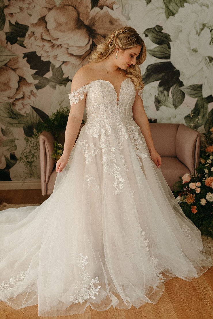 Julia Leigh Style 5718 Default Thumbnail Image