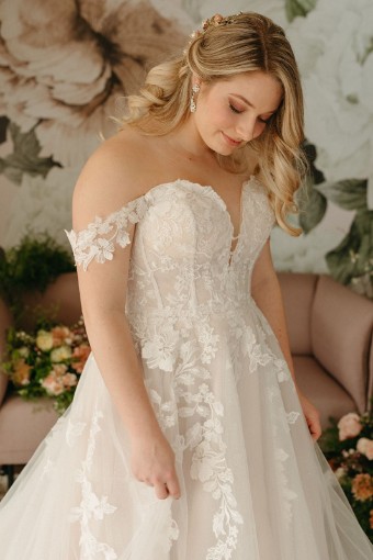 Julia Leigh Style 5718 #1 thumbnail