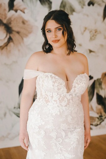 Julia Leigh Style 5836PL #1 thumbnail