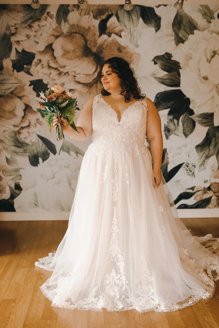Julia Leigh Style 5957PL Default Thumbnail Image