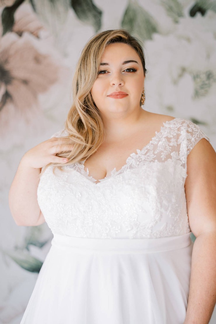 Julia Leigh Style 6127PL Default Thumbnail Image